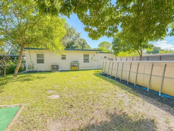 6317 Cleveland St, Hollywood FL 33024