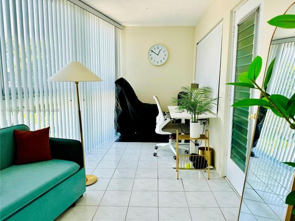 Undisclosed Address #A11914046, Fort Lauderdale FL 33308