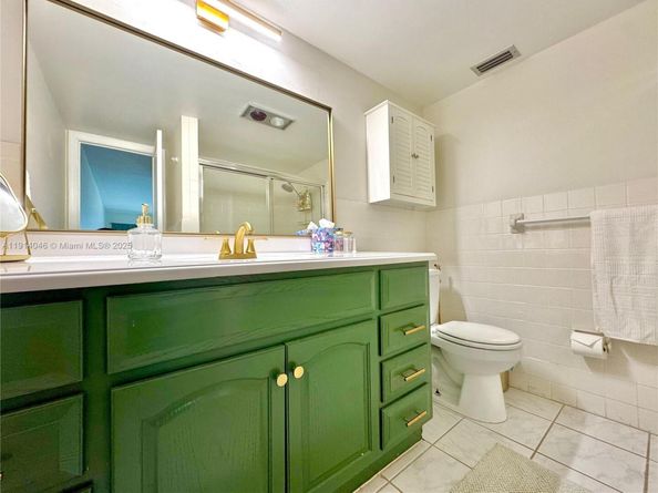 Undisclosed Address #A11914046, Fort Lauderdale FL 33308