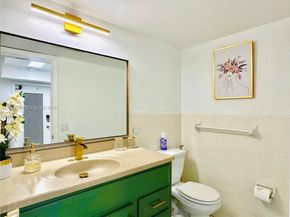 Undisclosed Address #A11914046, Fort Lauderdale FL 33308