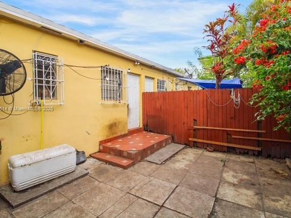 2655 SW 34th Ct, Miami FL 33133