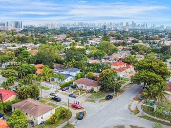 2655 SW 34th Ct, Miami FL 33133