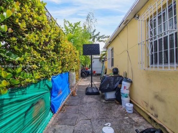 2655 SW 34th Ct, Miami FL 33133