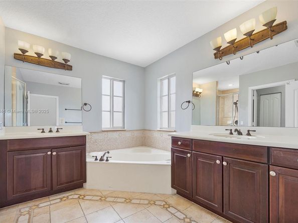 27681 SW 139th Pl, Homestead FL 33032