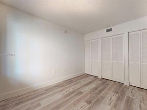 8420 SW 133rd Ave Rd 212, Miami FL 33183