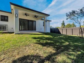 340 NW 139th St, North Miami FL 33168
