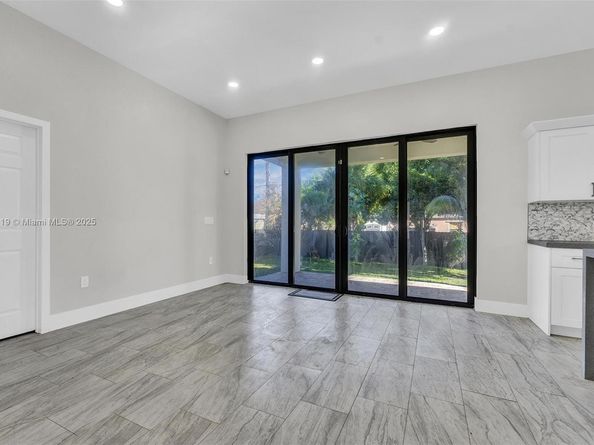 340 NW 139th St, North Miami FL 33168