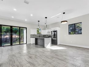 340 NW 139th St, North Miami FL 33168