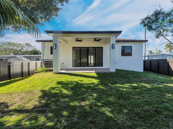 340 NW 139th St, North Miami FL 33168