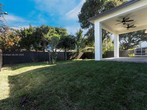340 NW 139th St, North Miami FL 33168