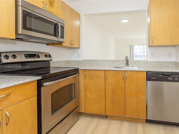 8740 N Sherman Cir 408, Miramar FL 33025