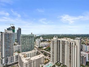 45 SW 9th St 4004, Miami FL 33130