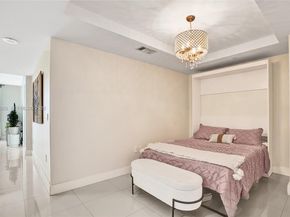 45 SW 9th St 4004, Miami FL 33130