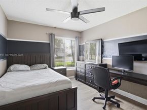 921 Monticello Ave, Davie FL 33325