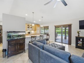 921 Monticello Ave, Davie FL 33325