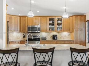 921 Monticello Ave, Davie FL 33325