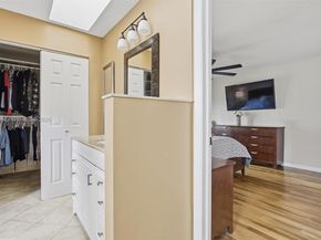 921 Monticello Ave, Davie FL 33325