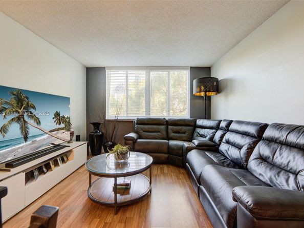 3149 Riverside Dr B202, Coral Springs FL 33065