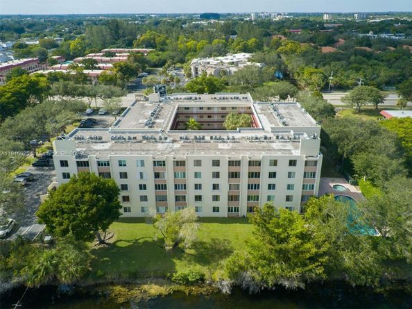 3149 Riverside Dr B202, Coral Springs FL 33065