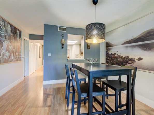 3149 Riverside Dr B202, Coral Springs FL 33065