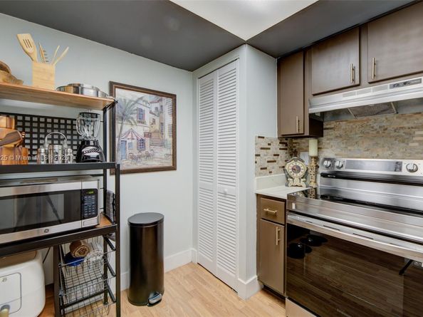 3149 Riverside Dr B202, Coral Springs FL 33065