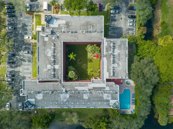 3149 Riverside Dr B202, Coral Springs FL 33065