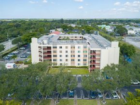 3149 Riverside Dr B202, Coral Springs FL 33065