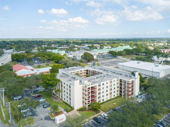 3149 Riverside Dr B202, Coral Springs FL 33065