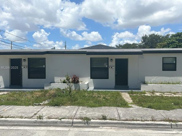 2005 Ali Baba Ave, Opa-Locka FL 33054
