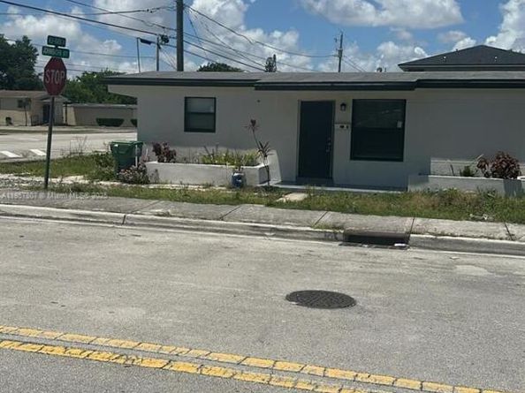 2005 Ali Baba Ave, Opa-Locka FL 33054