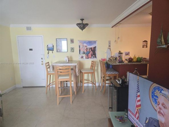 6900 Bay Dr 8I, Miami Beach FL 33141