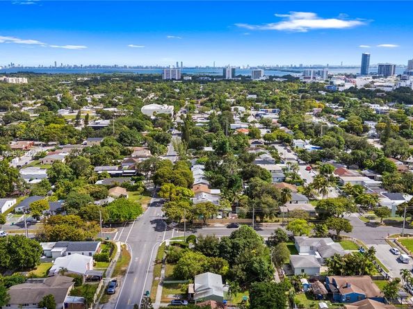 500 NW 46th St, Miami FL 33127