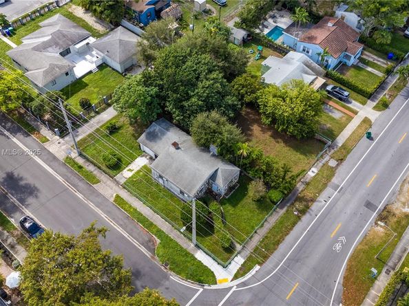 500 NW 46th St, Miami FL 33127