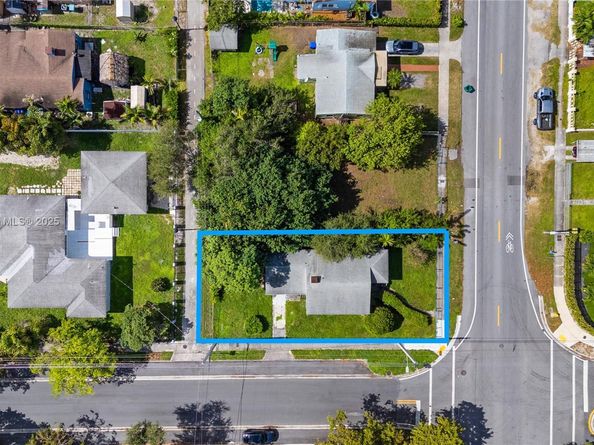 500 NW 46th St, Miami FL 33127