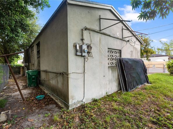 500 NW 46th St, Miami FL 33127
