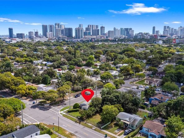 500 NW 46th St, Miami FL 33127