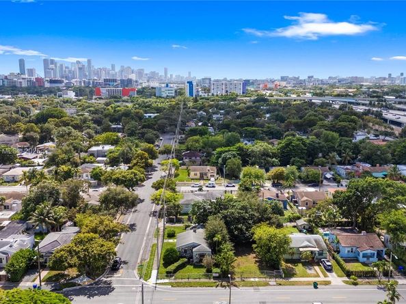 500 NW 46th St, Miami FL 33127