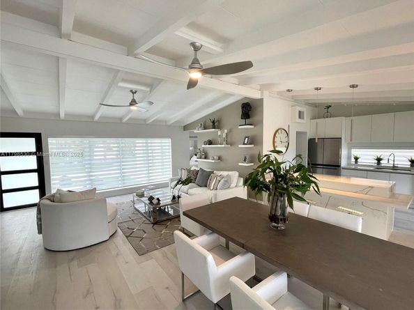 2424 Tortugas Ln, Fort Lauderdale FL 33312