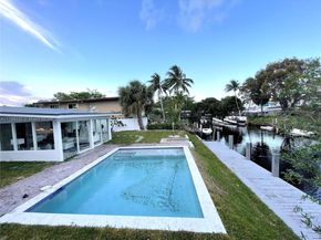 2424 Tortugas Ln, Fort Lauderdale FL 33312