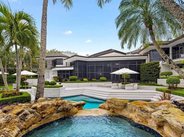 2965 NE Surrey Ln, Weston FL 33331