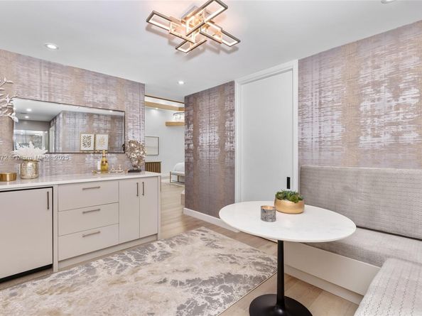 2965 NE Surrey Ln, Weston FL 33331