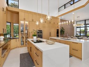 2965 NE Surrey Ln, Weston FL 33331
