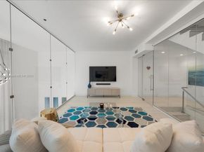 455 NE 39th St 302, Miami FL 33137