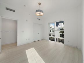 455 NE 39th St 302, Miami FL 33137