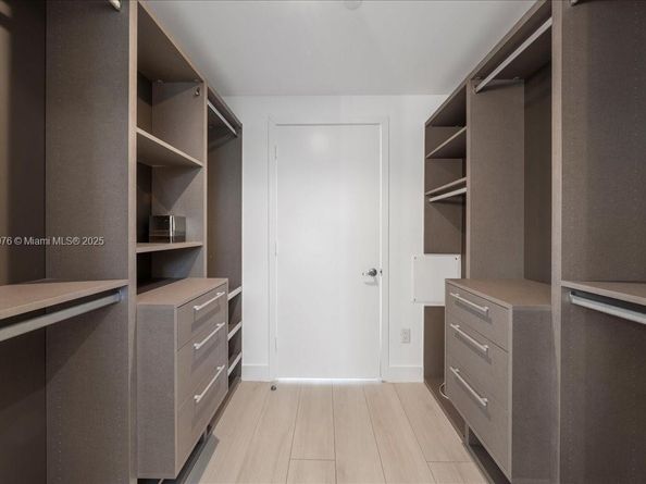 455 NE 39th St 302, Miami FL 33137