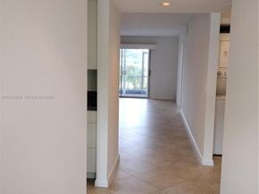 901 SW 128th Ter 103A, Pembroke Pines FL 33027