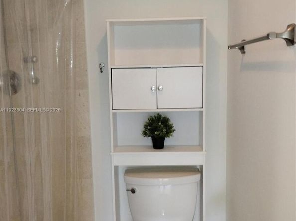 901 SW 128th Ter 103A, Pembroke Pines FL 33027