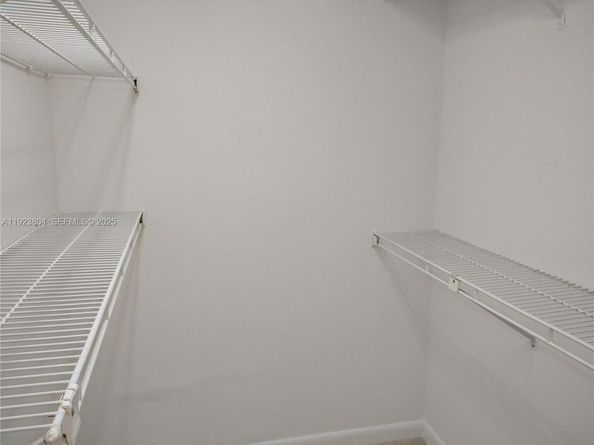 901 SW 128th Ter 103A, Pembroke Pines FL 33027