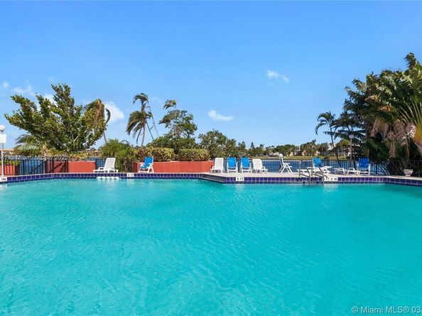 873 NE 195th St 307, Miami FL 33179