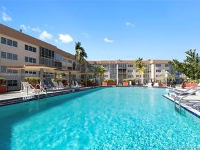 873 NE 195th St 307, Miami FL 33179